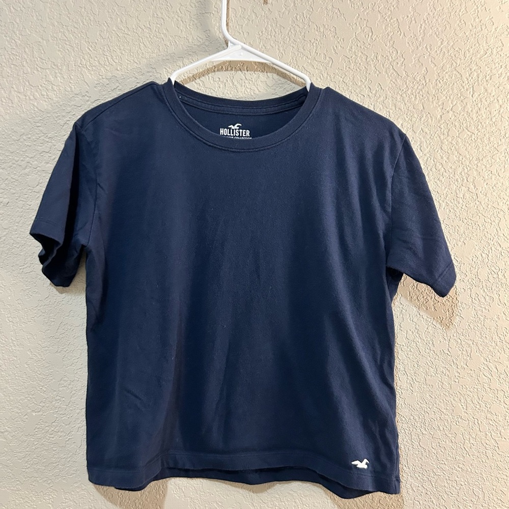 Hollister Women’s Dark Blue Short Sleeve Tee